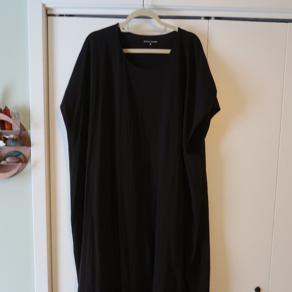 Universal Standard Long Black Short Sleeve Geneva Dress